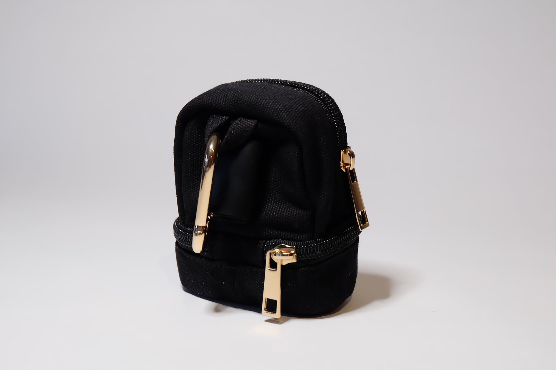 The Pet Central - The Paw Pack in Black (Side/Back)